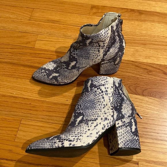 Steve Madden Jillian snake booties - Picture 1 of 6